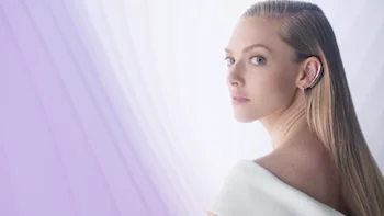 Amanda Seyfried looking back into camera in the Lancôme HCF Rénérgie commmercial film directed by Barnaby Roper